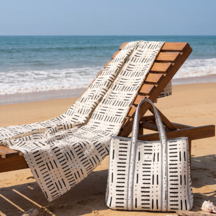 kit plage été avec paréo et sac cabasblanc motif graphique sur transat