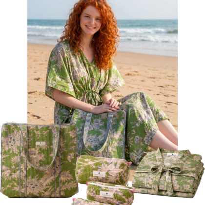 kit signature bali avec caftan peignoir sac cabas et trousses de toilettes motif fleurs vert par Bohosoleil