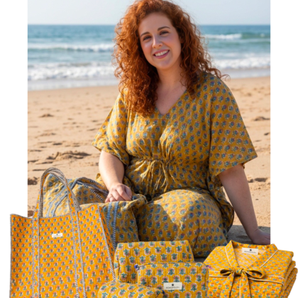 kit signature sri lanka avec caftan peignoir sac cabas et trousses de toilettes moutarde motif fleurs tendance par Bohosoleil