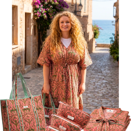 kit voyage avec caftan, trousses de toilette maquillage et sac cabas en coton corail floral marque Bohosoleil