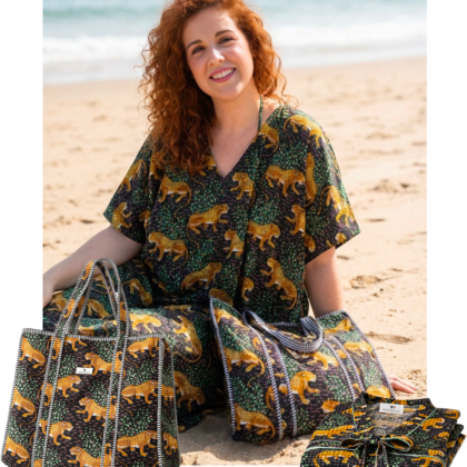 kit voyage mumbai avec caftan, trousses de toilette maquillage et sac cabas en coton panthères marque Bohosoleil