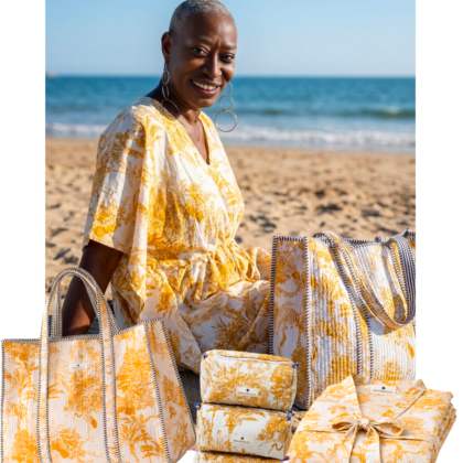 kit voyage avec caftan, trousses de toilette maquillage et sac cabas en coton juungle jaune marque Bohosoleil