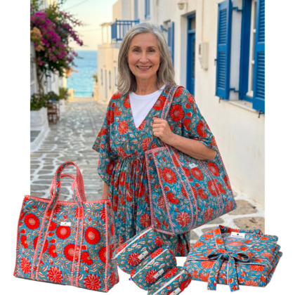 kit voyage rouge fleurs avec caftan, trousses de toilette maquillage et sac cabas en coton tendance