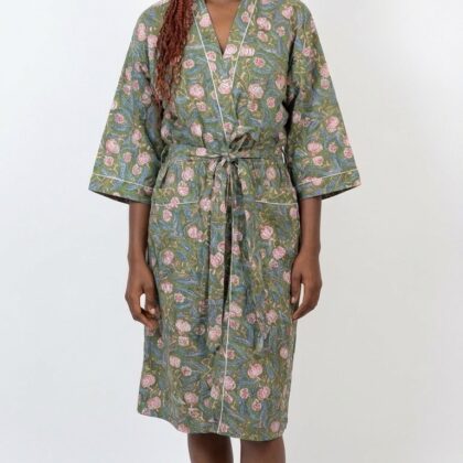 Peignoir léger en coton block print par Bohosoleil modèle Athènes grenades fleurs vert