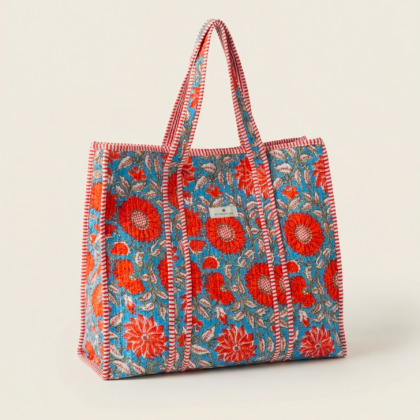 Sac cabas St Petersbourg coton block print bleu avec fleurs rouges